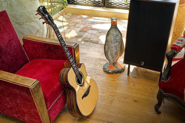 LAG HyVibe H2 Smart Guitars LAG HyVibe H2 Smart Guitars